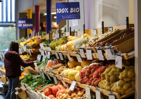 Fruits dans un magasin Scarabée Biocoop
